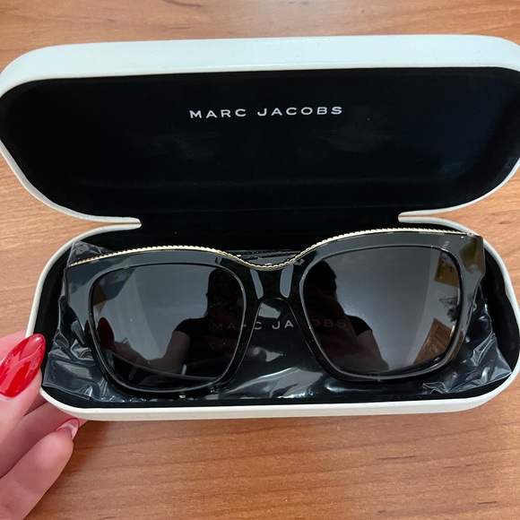 Marc Jacobs Sunglasses - Picture 2 of 7
